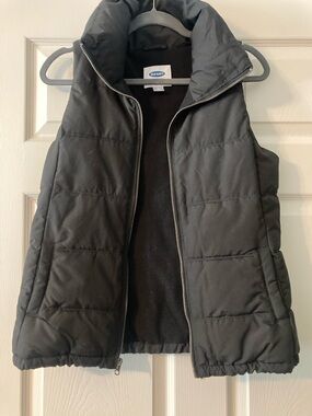 Old Navy Black Quilted Puffer Vest
